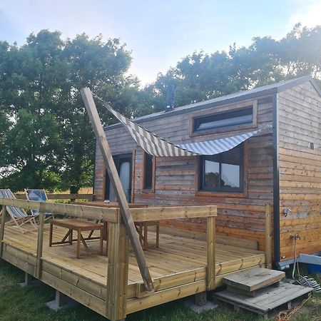 Camping A La Ferme - Hebergements Insolites Cerisy-la-Foret Exterior photo