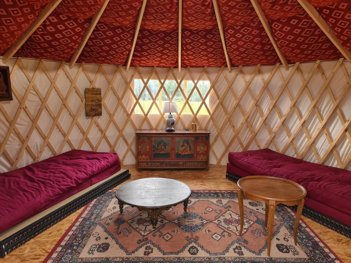 Camping A La Ferme - Hebergements Insolites Cerisy-la-Foret Exterior photo