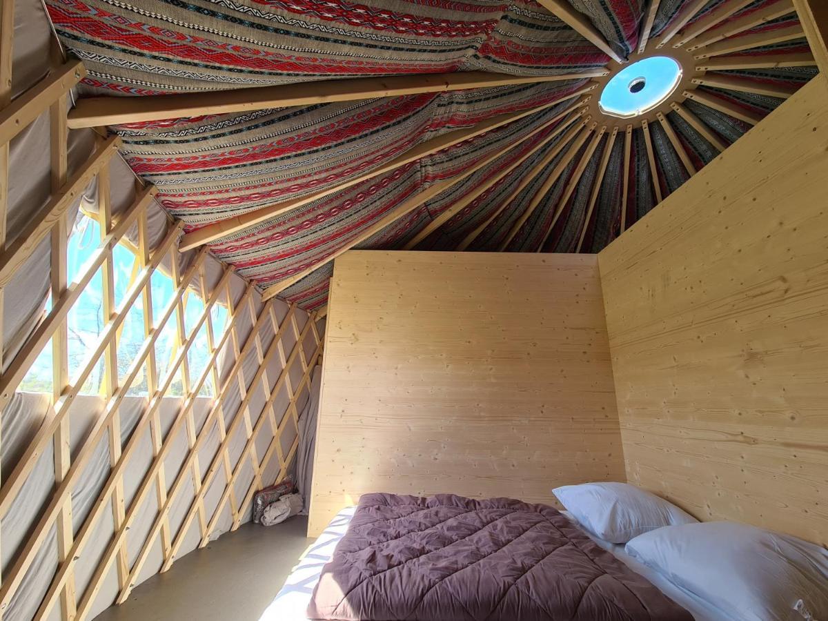 Camping A La Ferme - Hebergements Insolites Cerisy-la-Foret Exterior photo