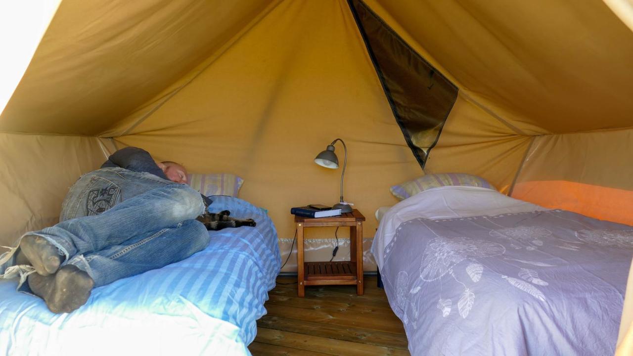 Camping A La Ferme - Hebergements Insolites Cerisy-la-Foret Exterior photo